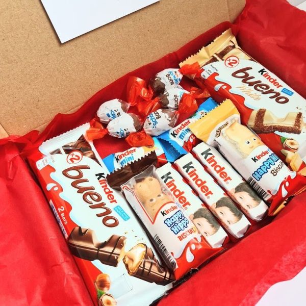 Kinder-Bueno-Chocolate-Gift-Box-Letterbox-chocolate-Kinder-Chocolate-Hamper-Kinder-Bueno-Box-Chocolate-Birthday-Gift-Box-Selection-Box.jpg